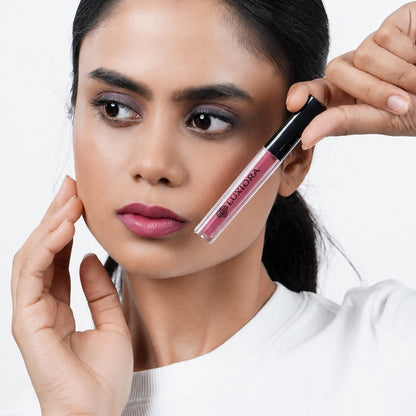 Crush_Tone_berry Model wearing Luxiora Crush Tone berry pink lipstick on Indian skin, velvet matte
